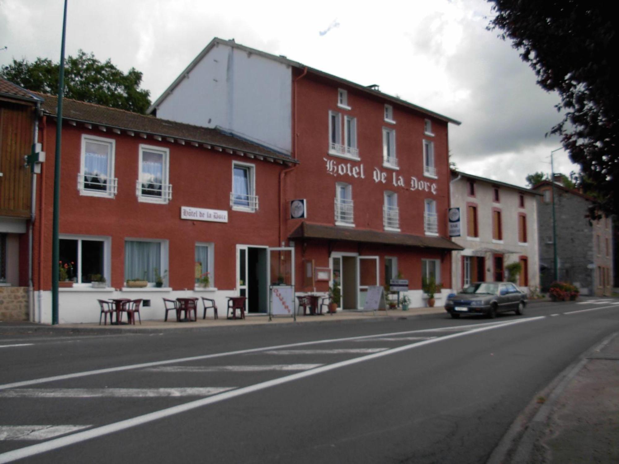 Logis Hotel Restaurant De La Dore Vertolaye Buitenkant foto