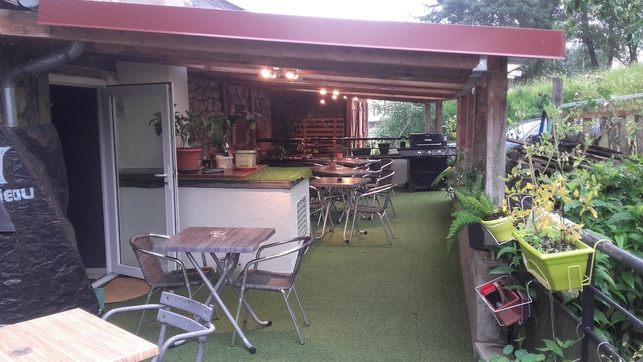 Logis Hotel Restaurant De La Dore Vertolaye Buitenkant foto