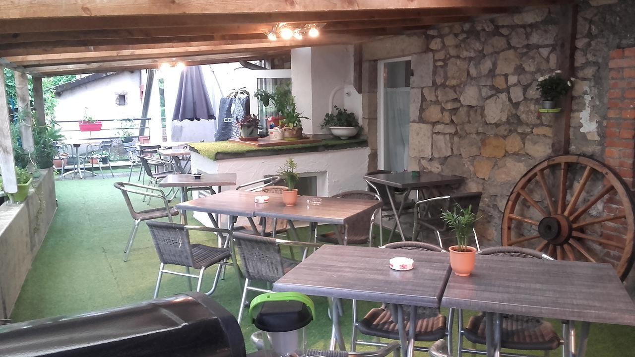 Logis Hotel Restaurant De La Dore Vertolaye Buitenkant foto
